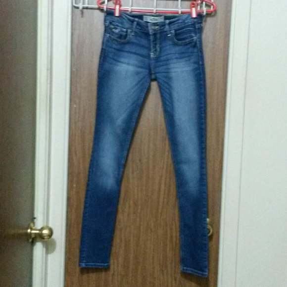 Hollister Blue Jeans - Picture 14 of 16